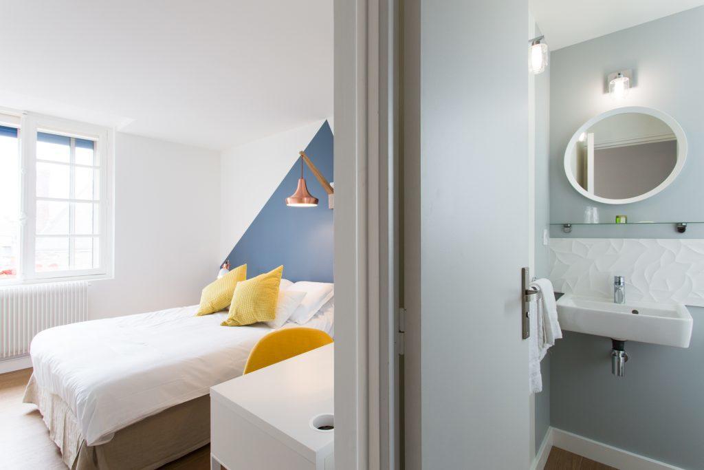Logis Hotel Restaurant Le Commerce Guichen Eksteriør bilde